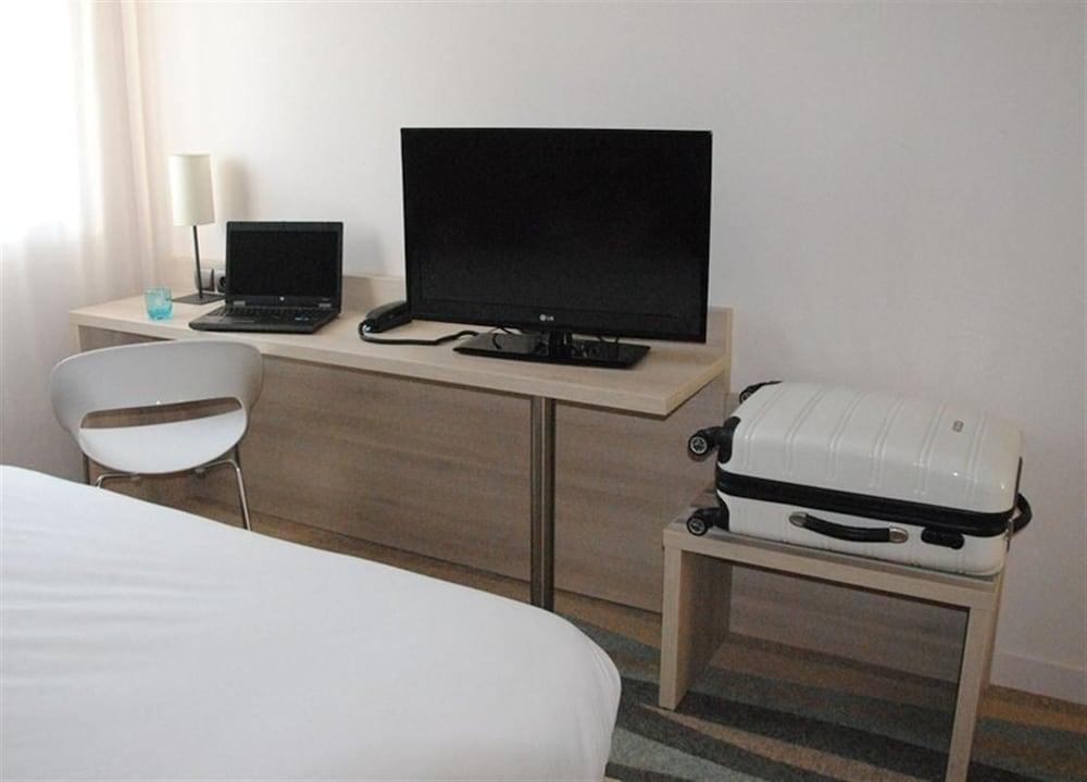 Brit Hotel Vendee Mer Les Achards  Exteriör bild