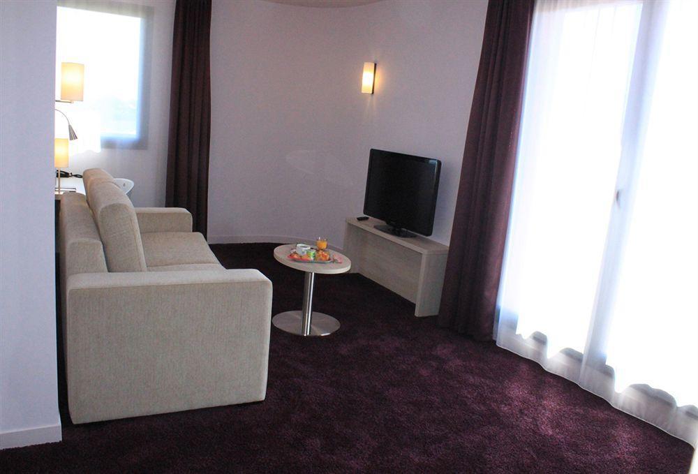Brit Hotel Vendee Mer Les Achards  Exteriör bild