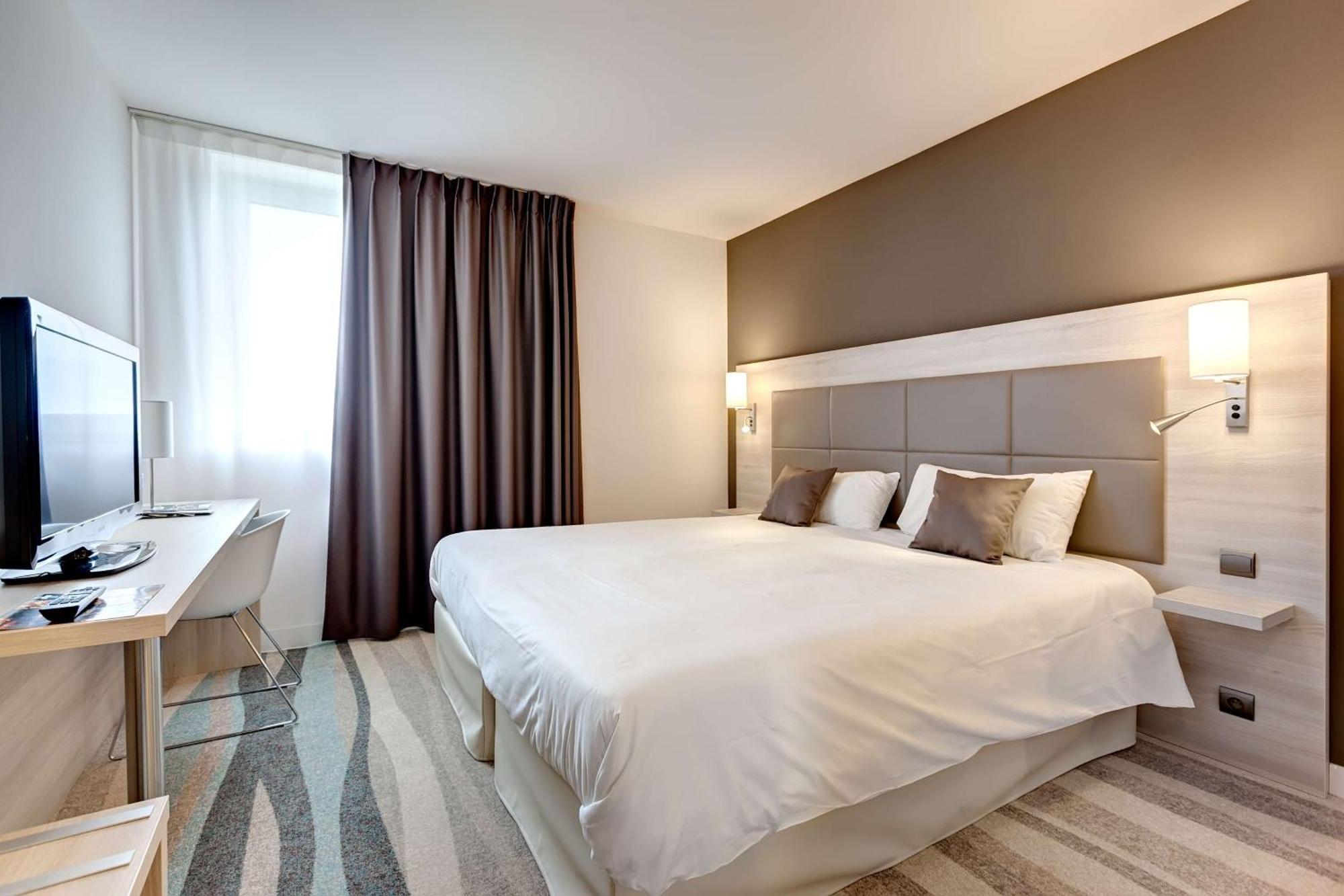 Brit Hotel Vendee Mer Les Achards  Exteriör bild