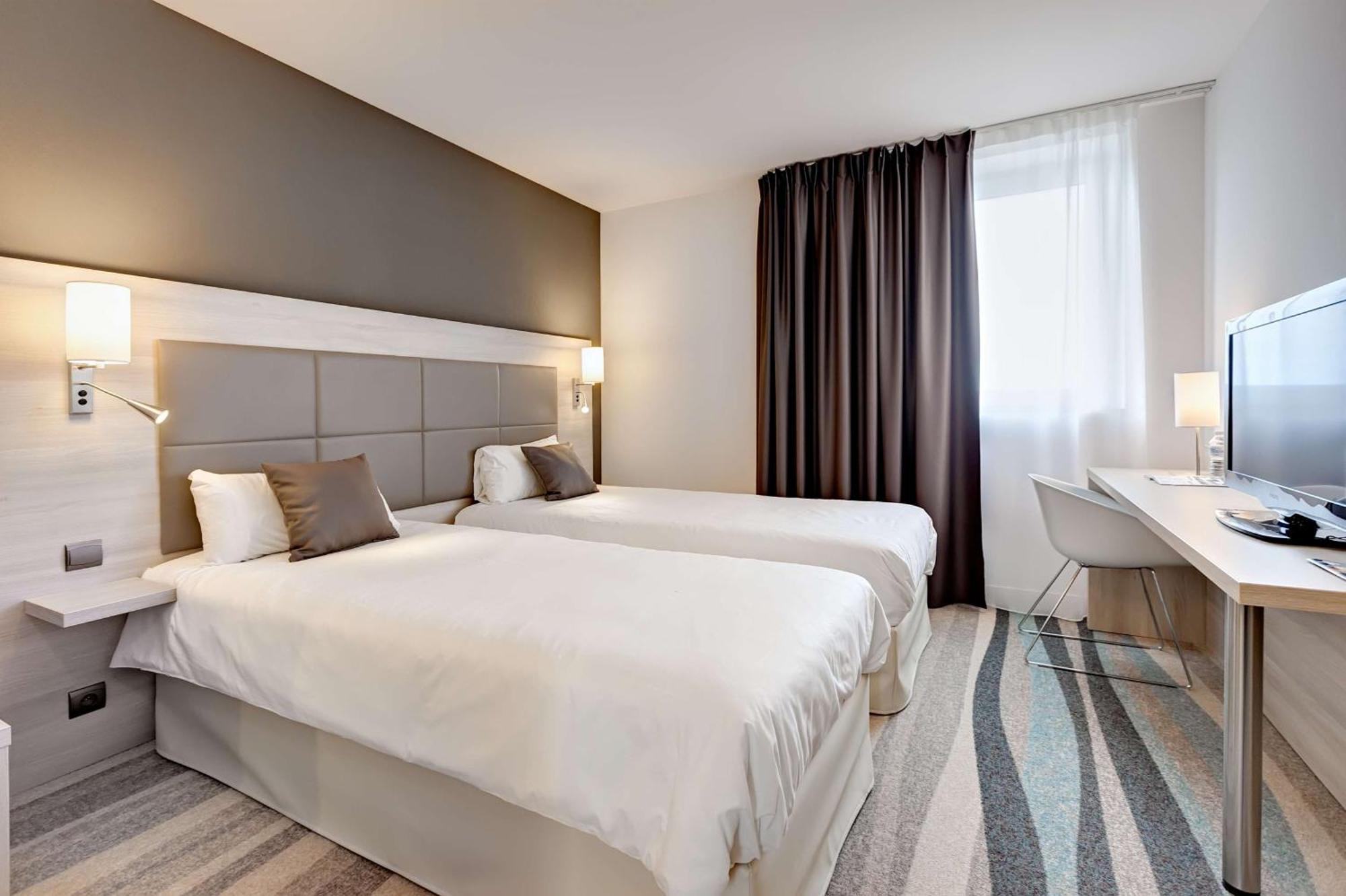 Brit Hotel Vendee Mer Les Achards  Exteriör bild